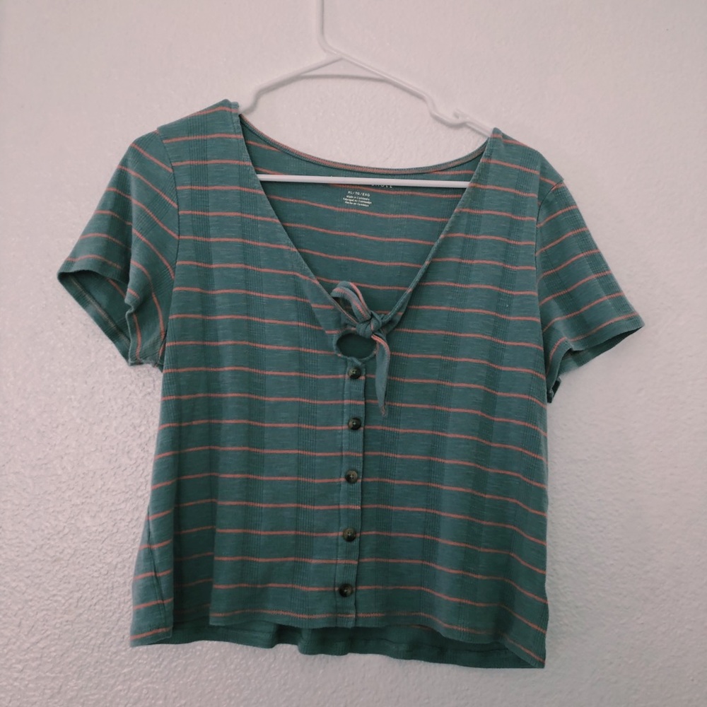 AEO XL Blouse Striped Keyhole Buttons